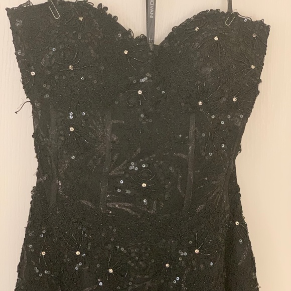 Dress - Picture 1 of 3